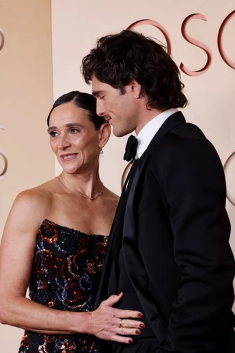 Чому найгарячіші чоловіки виходять в світ з мамами