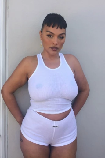 Від супермоделей до інфлуенсерок: це 5 відомих модниць, які поволі стають новими фешн іконами