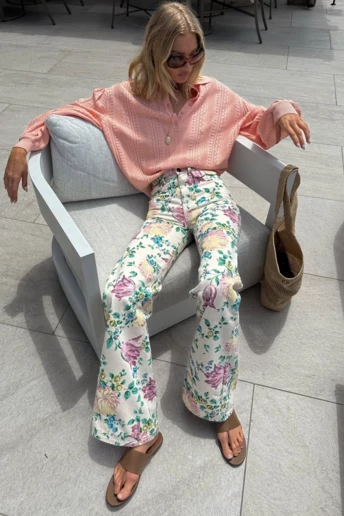 Ці джинси будуть всюди навесні 2026: головний тренд, який витісняє базу