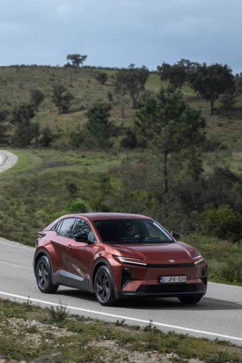 Новий Toyota C‑HR+: електрокросовер, який змінює правила гри