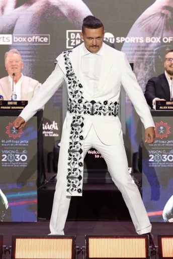 Хто створює образи для Олександра Усика: інтерв'ю з дизайнеркою Ельвірою Гасановою