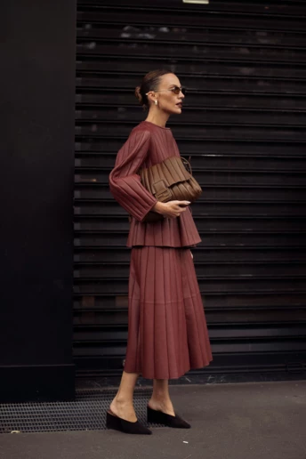 Мюлі на танкетці — неочікуваний тренд і взуття, яке варто обрати цієї весни