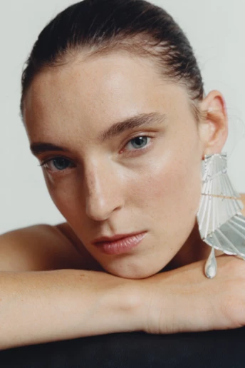 Забудьте про квіткові аромати. Ось парфуми, що визначають весняні тренди 2026