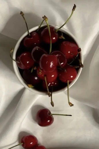 Що їсти, щоби краще спати: 13 продуктів, які допоможуть заснути швидко 