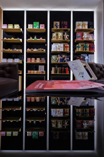 Де оновити парфумерний гардероб: простір Jan навпроти київської Опери