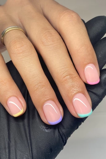 Як створити кольоровий мікрофренч: покрокова інструкція для ідеального манікюру