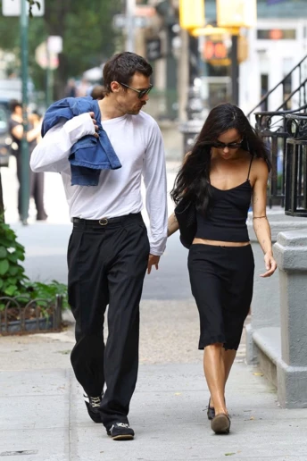 7 найкращих брендів базового одягу, які варто додати у гардероб у 2026 році