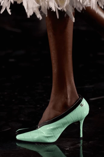 Це взуття з 2000-х знову всюди – і це головний тренд 2026 року