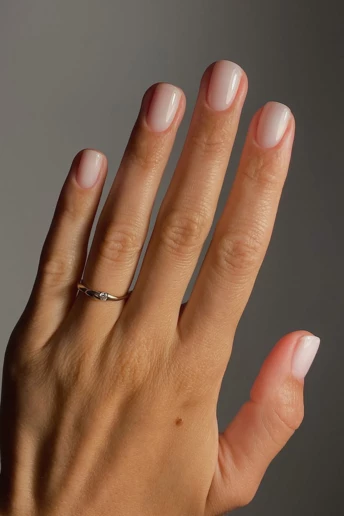 Манікюр у стилі old money з Нью-Йорка: найелегантніший б’юті-тренд сезону