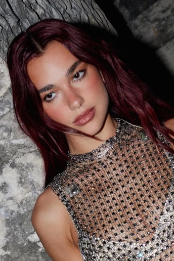 Техніка мікроконтурингу від візажистки Дуа Ліпи, яка миттєво візуально збільшує губи