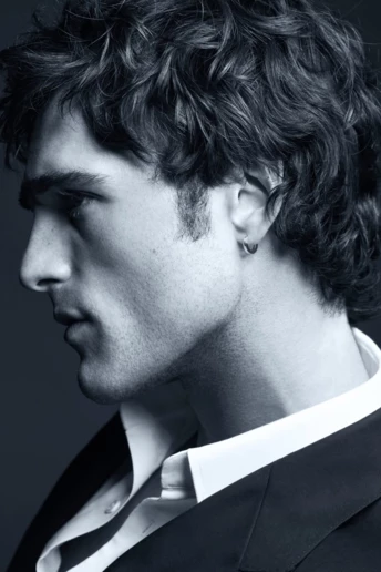 Джейкоб Елорді став новим амбасадором аромату Bleu de Chanel