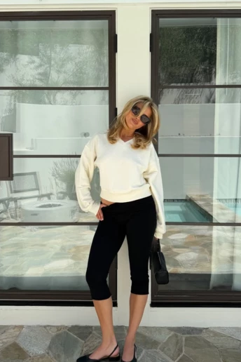 Streetstyle: тренд на це взуття формують модниці просто зараз