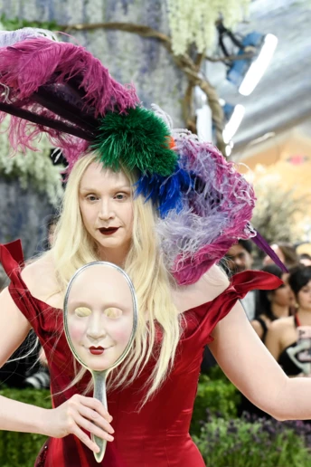 Met Gala 2026: що насправді означали найбільш епатажні б’юті-образи зірок
