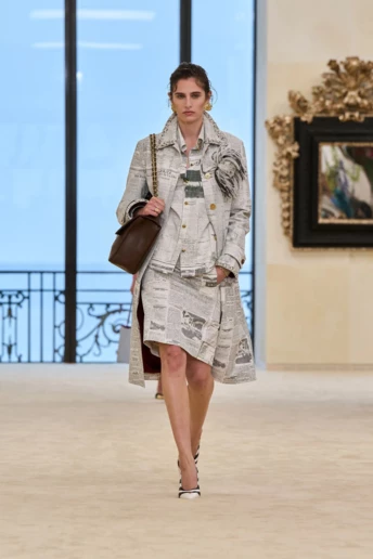 Chanel зробили газетний принт трендом 2026 року – і ось чому це не випадково
