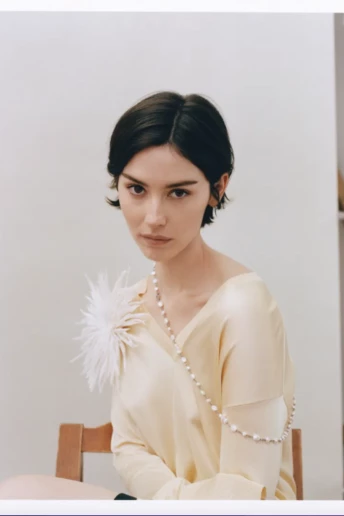 Нова муза Chanel: Грейсі Абрамс стала обличчям аромату Coco Mademoiselle Crush Absolu