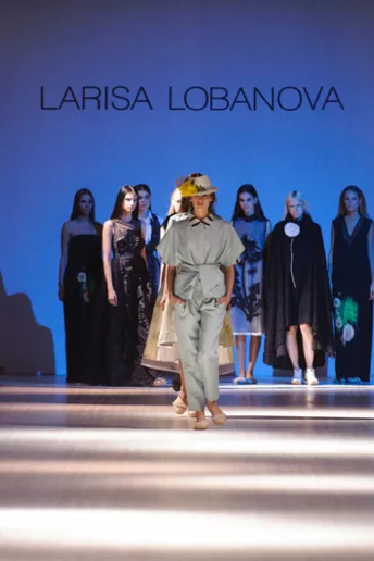 Larisa Lobanova весна-літо 2015