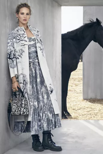 Дженніфер Лоуренс в рекламній кампанії Christian Dior Resort 2019