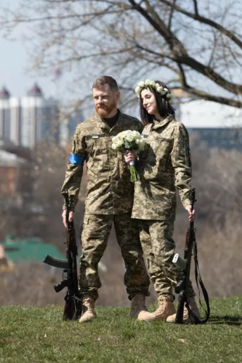 Кохайтеся, чорнобриві: як оформити шлюб через ZOOM під час війни