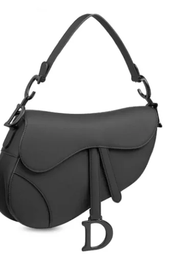 Втілення елегантності: культові сумки Dior ультраматового чорного кольору