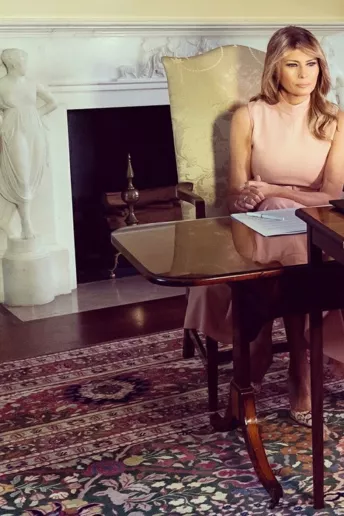 Мелания Трамп встречает лето в пудрово-розовом