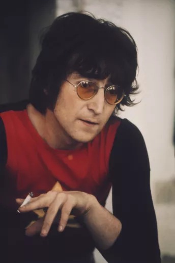 Одягнений, як лондонський денді: 5 модних заповідей Джона Леннона