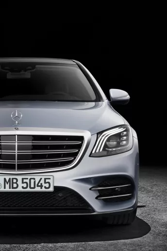 Не средство, а роскошь: обновленный S-Класс Mercedes-Benz
