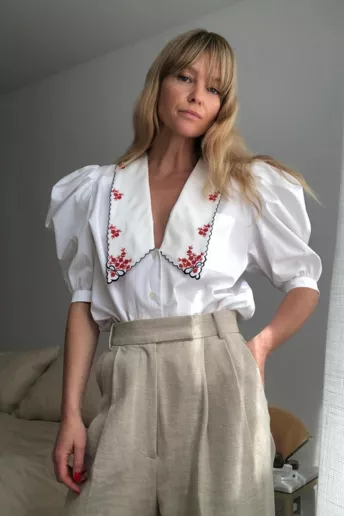 Instagram-тренд: блузы с отложным воротником