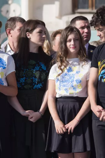День Прапора: Марина Порошенко у футболці українського бренду "Зерно"