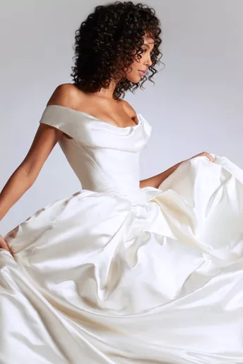 Vivienne Westwood представляет новую коллекцию свадебных платьев