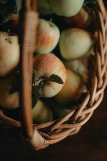 Назустріч осені: найпростіший рецепт яблучного пирога