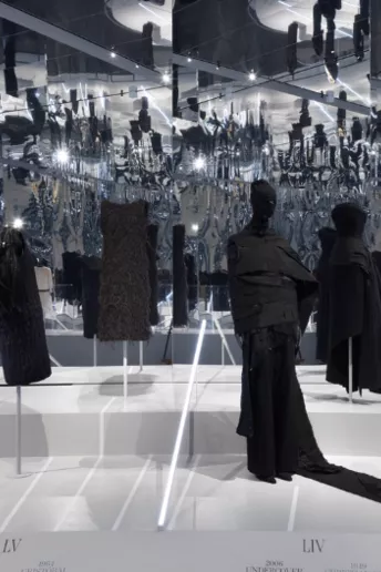 Все, що потрібно знати про виставку The Met «Про час: мода і тривалість»