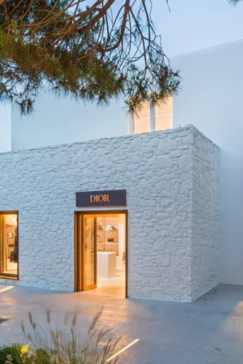 Dior открыл Pop Up Store на острове Миконос