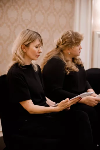 «Ми готові до війни»: благодійне театральне читання у Fairmont Grand Hotel Kyiv