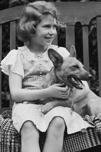 Наймиліші фотографії королеви Єлизавети II в дитинстві