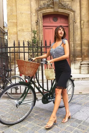 10 обязательных вещей в летнем гардеробе француженки