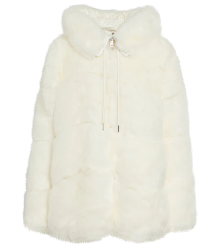 &lt;b&gt;Moncler&lt;/b&gt;