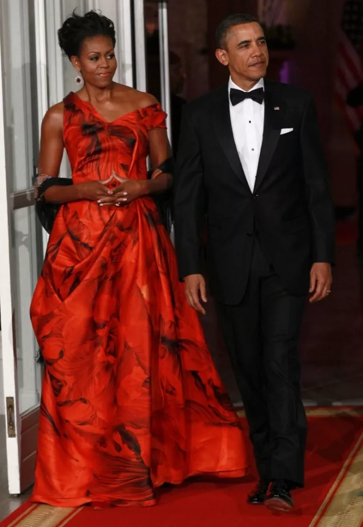 Мишель Обама в платье Alexander Mcqueen Resort 2011 на ужине в Белом доме