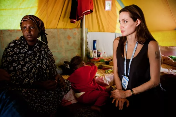 Анджелина Джоли в Африке – фото 2011