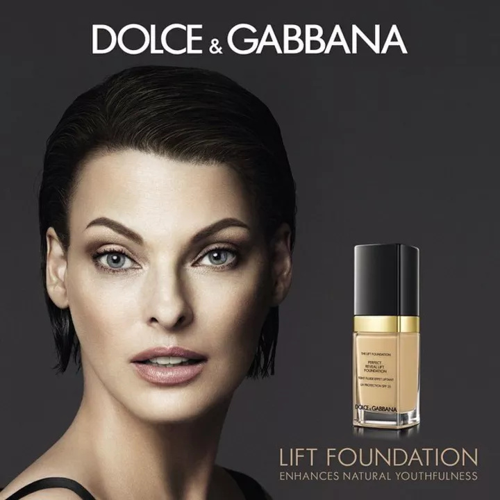 Линда Евангелиста представила новое тональное средство Dolce & Gabbana