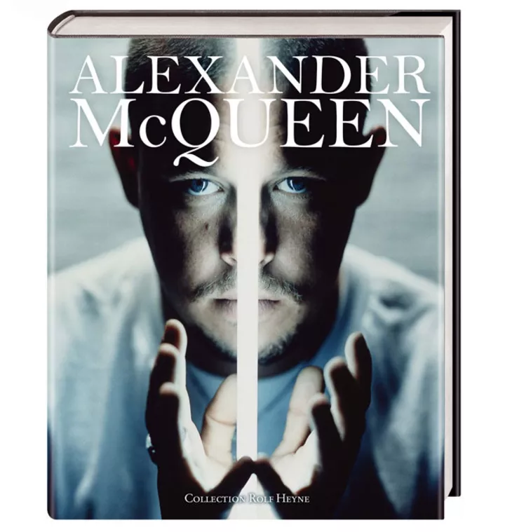 книга Alexander McQueen: Fashion Visionary