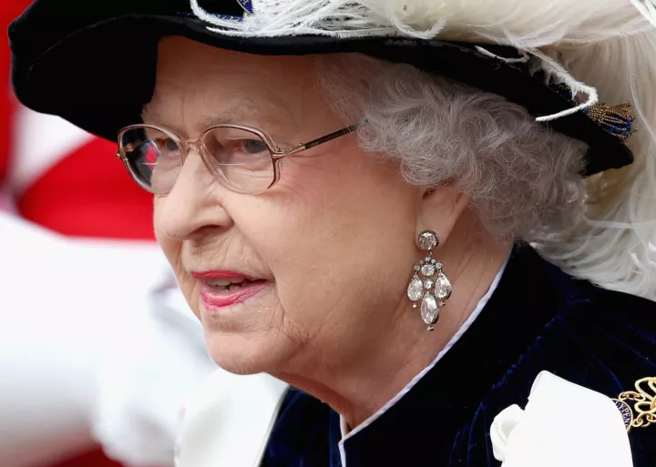 Королева Елизавета II на торжественном параде Ордена Подвязки