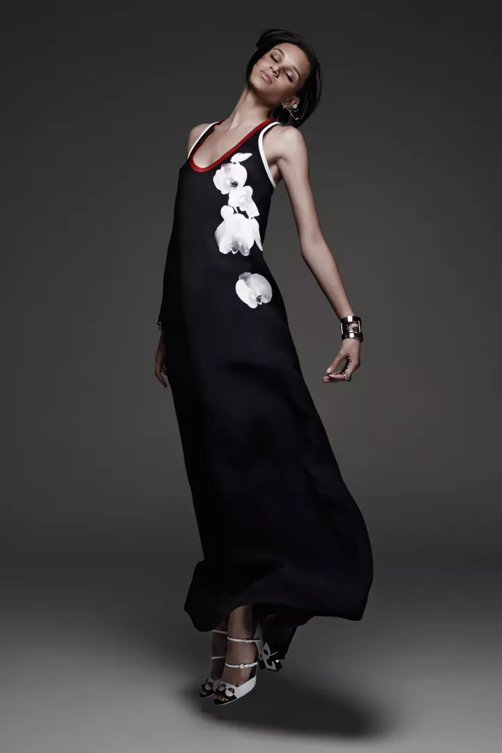 черное платье с орхидеями Fendi Resort 2015