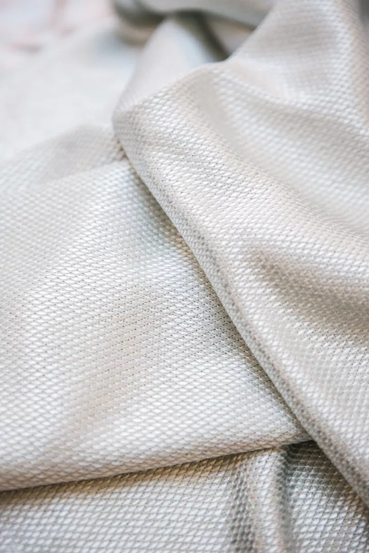 Структурированный шелк, использованный в коллекции ALONOVA весна-лето 2015