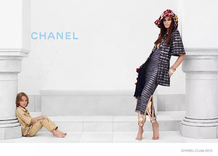 Джоан Смоллс в рекламной кампании Chanel Cruise
