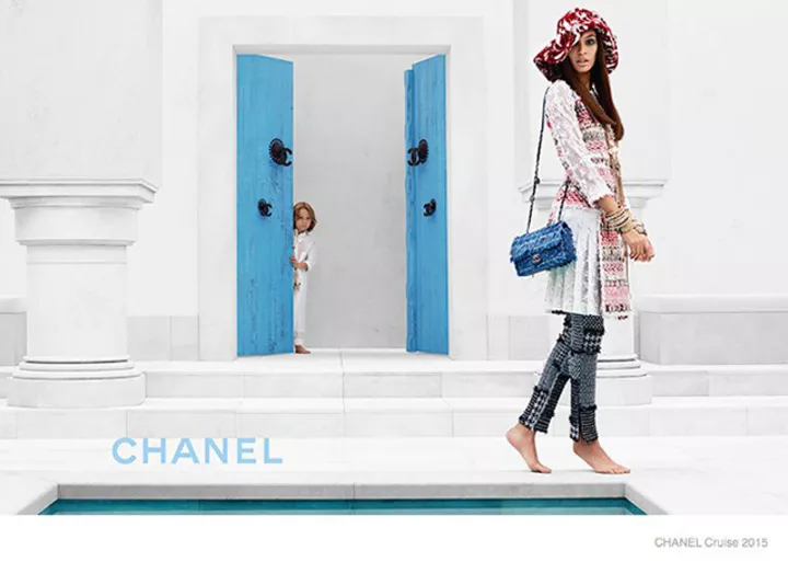 Джоан Смоллс в рекламной кампании Chanel Cruise