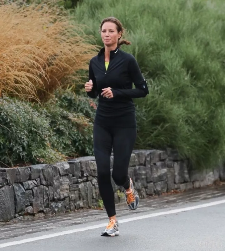 Кристи Тарлингтон на пробежке в Калифорнии