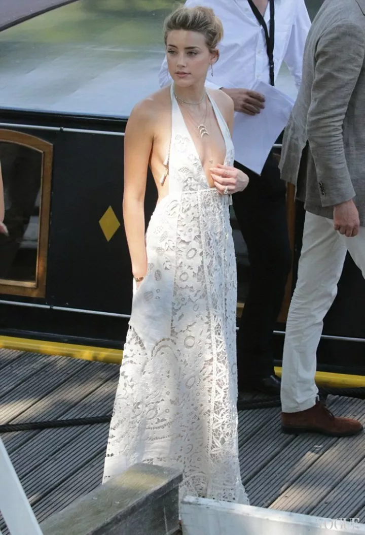 Эмбер Херд в платье Valentino