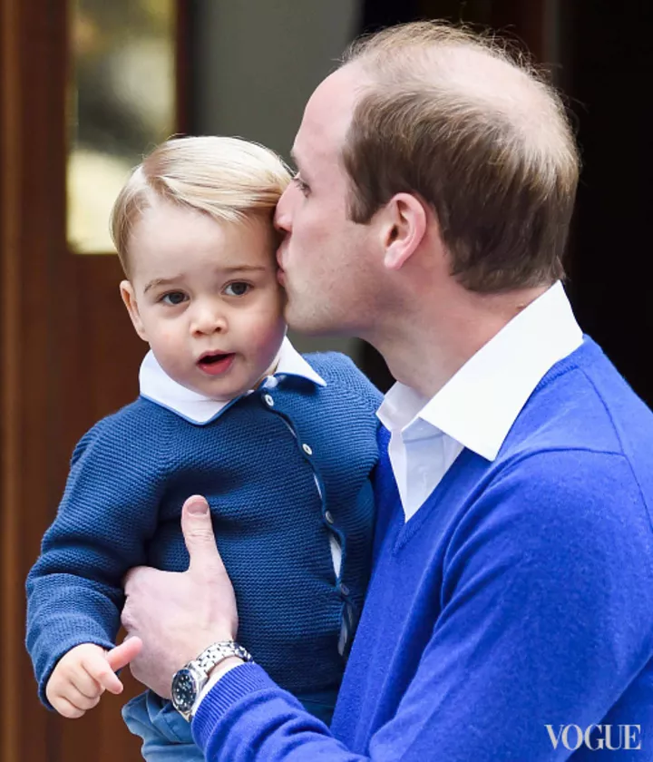 В ожидании мамы из роддома: принц Уильям целует принца Георга 
