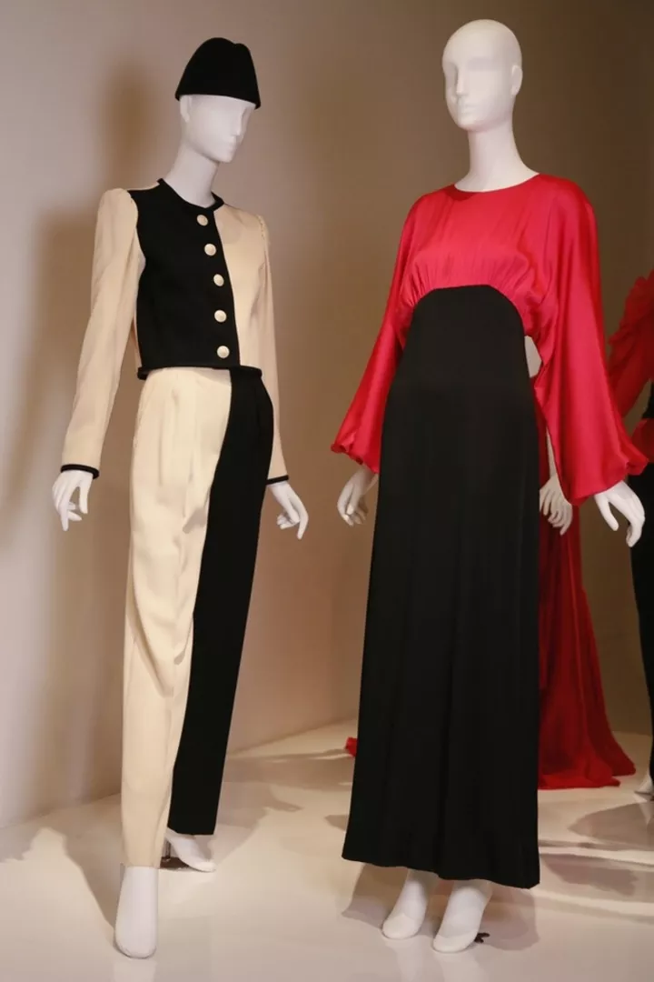 Костюм Yves Saint Laurent, 1975 и платье с накидкой Halston, 1965