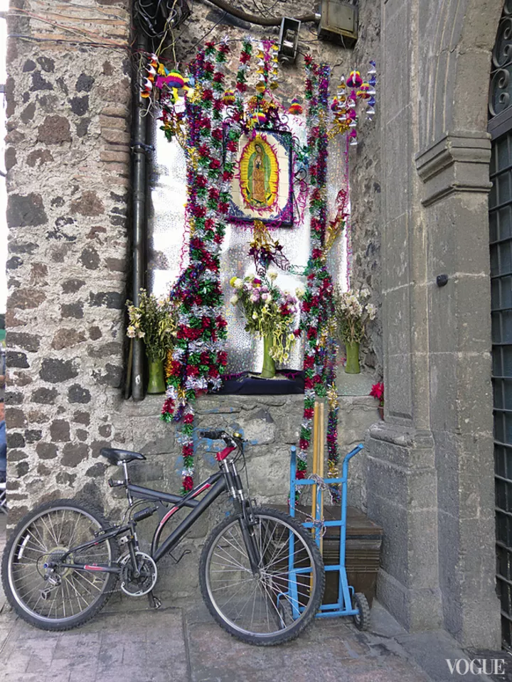 Образы Девы Марии Гваделупской часто встречаются на улице